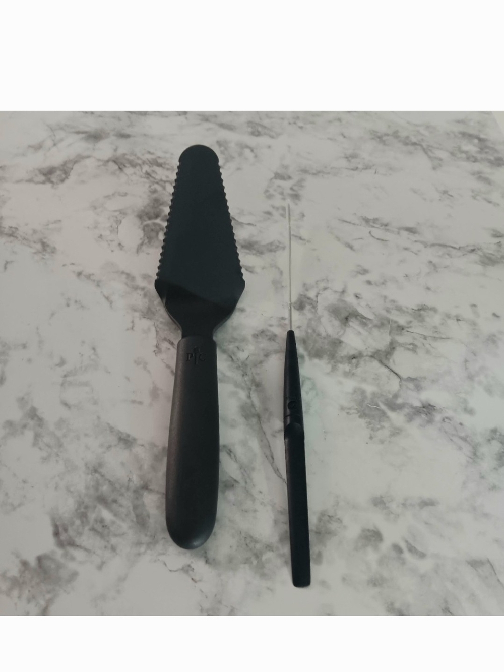 Pampered Chef Cake Tester + Serrated Server Like NEW